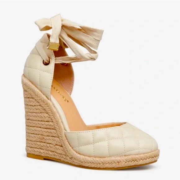 Shoe dazzle Skya Quilted Espadrille Wedge - Sz 8 - Color: Cream - Picture 1 of 2